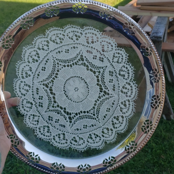 Vintage serving tray with doily - Picture 8 of 8